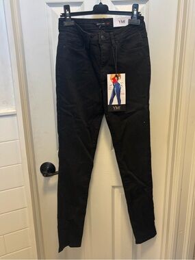NWT Black Skinny Jeans